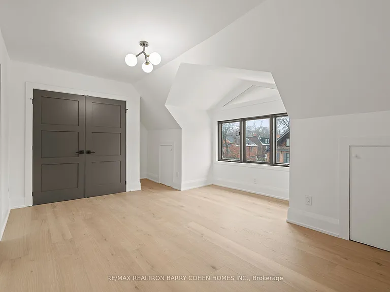 231 Macpherson Ave — Photo 30