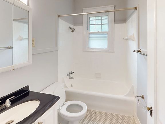 3rd image of 3103 Celeron Ave APT 3