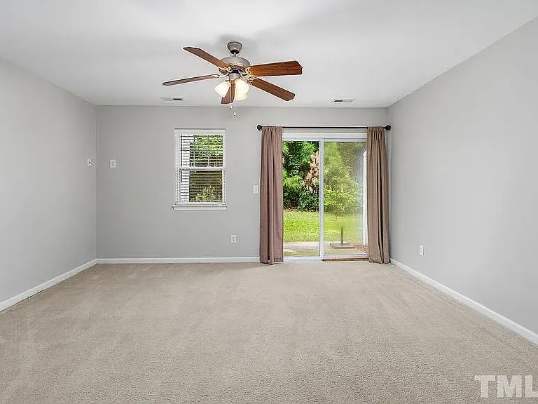 216 Harbor Haven Dr — Photo 6