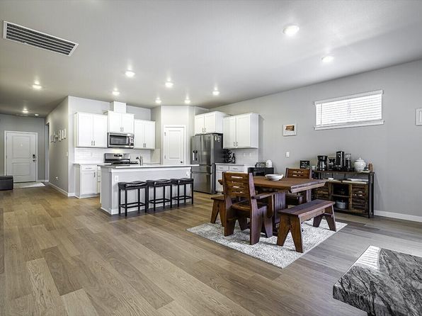 1928 Hannah Ln, Medford, OR 97504