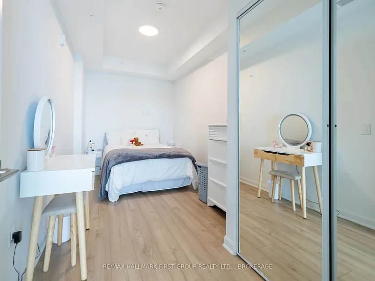 223 Princess St #429 — Photo 25