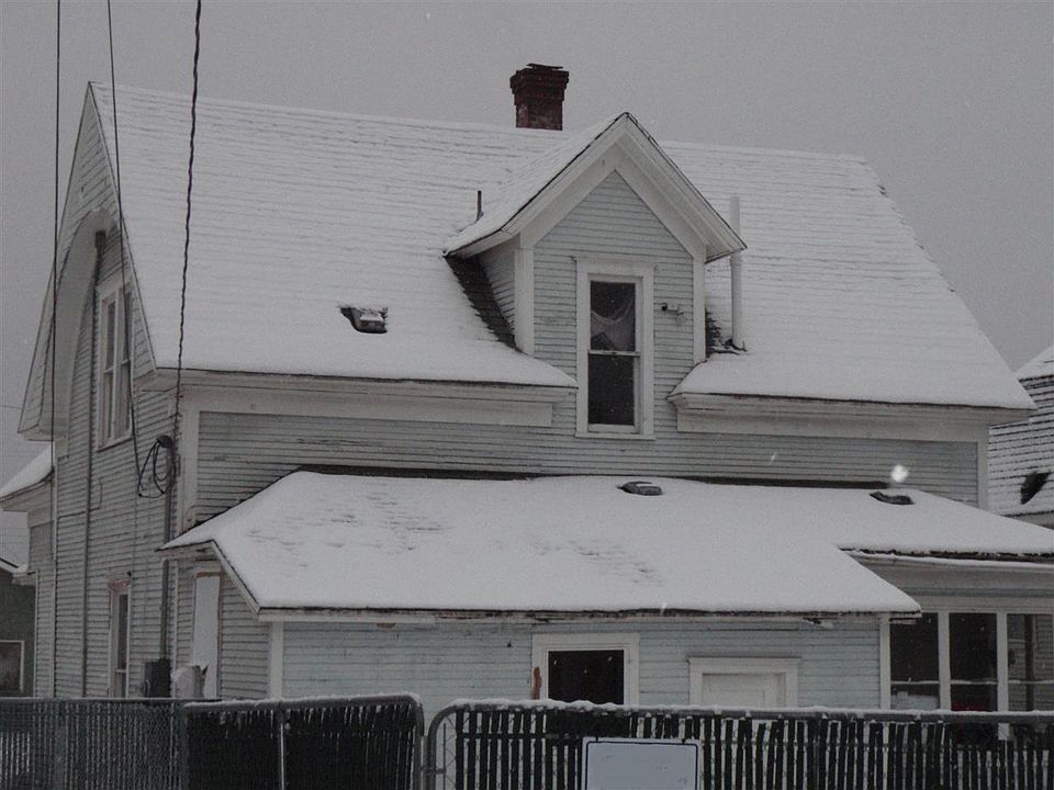 2nd image of 1408 W Maxwell Ave