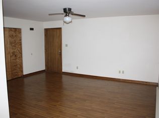 204 W Hayden St APT 2, Grant Park, IL 60940