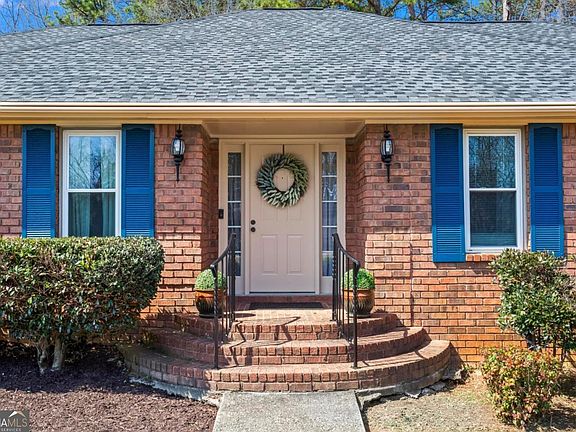 4th image of 635 Edgecombe