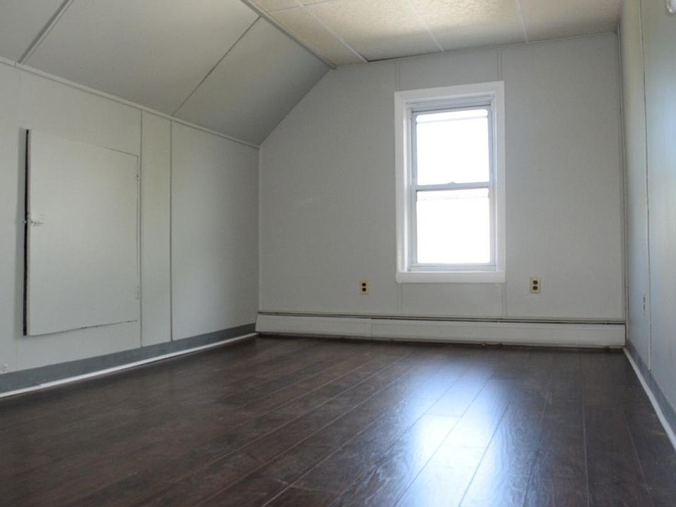 2nd image of 67 Linden St #3