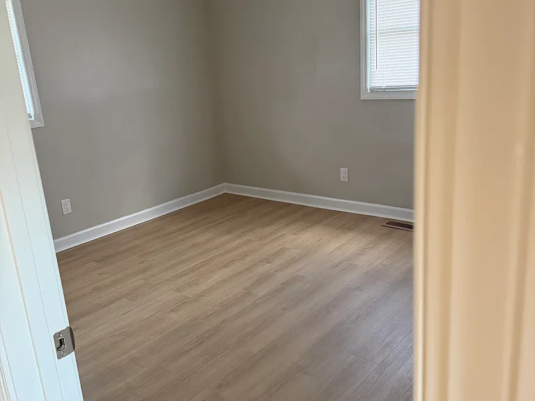 1409 Jackson St — Photo 16