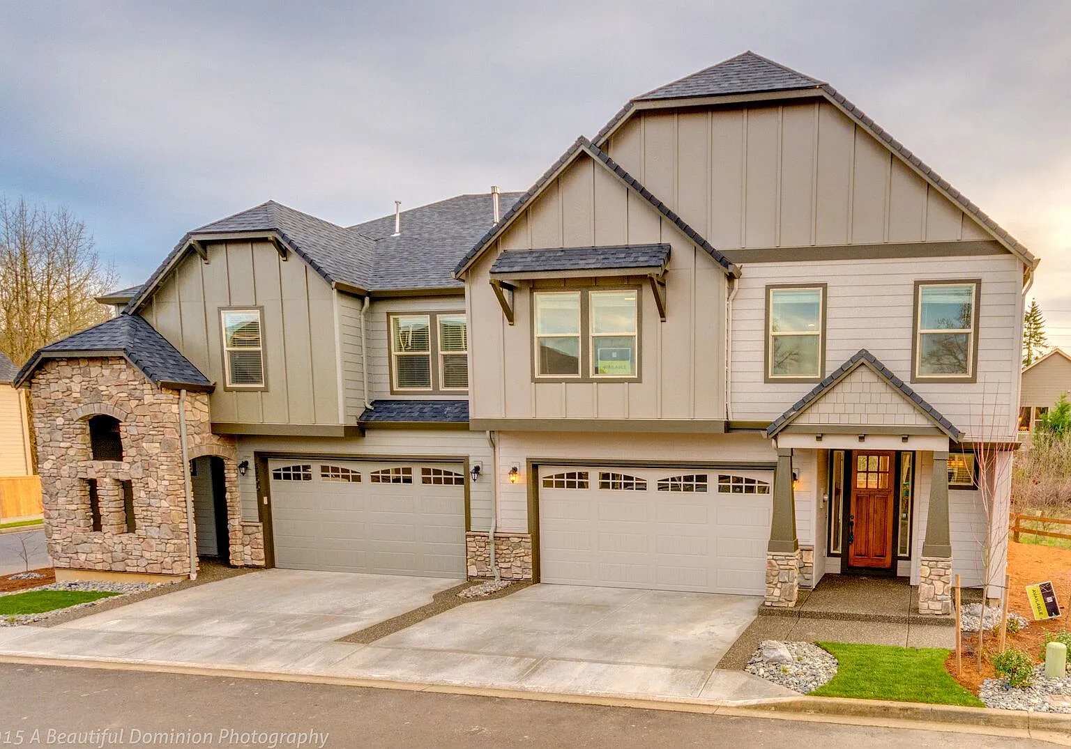 3 bed, 2.5 bath, 2322 sqft, $3,300 — Photo 1