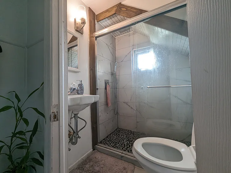 26 Lavergne St #2 — Photo 7