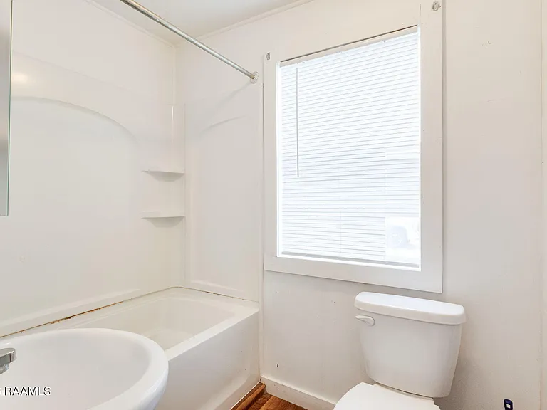866 Mouton Rd #1 — Photo 4