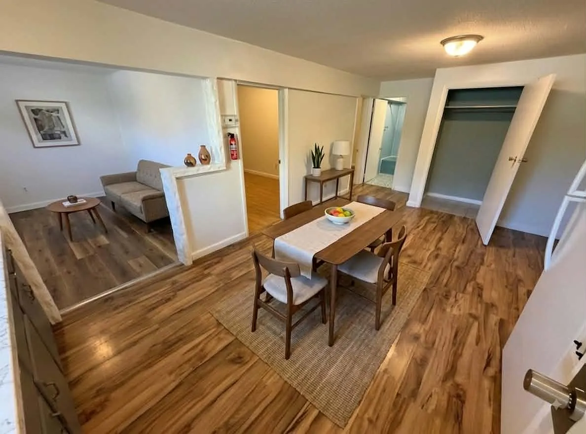 2 bed, 1000 sqft, $1,800 — Photo 4