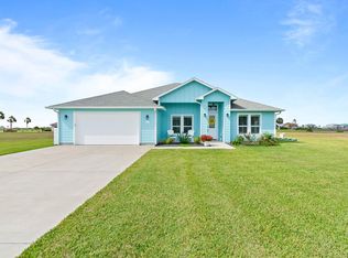 14 Northpointe Dr, Rockport, TX 78382