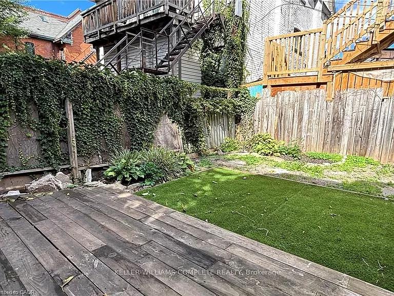76 Wentworth St S #2 — Photo 14