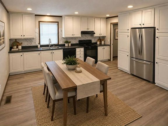 3rd image of 452 Warbler Ln #452