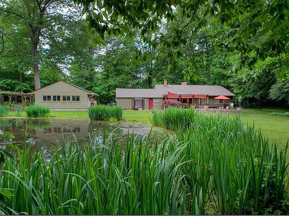 3rd image of 29449 Pike Dr