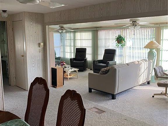 4th image of 27492 Pauline Dr