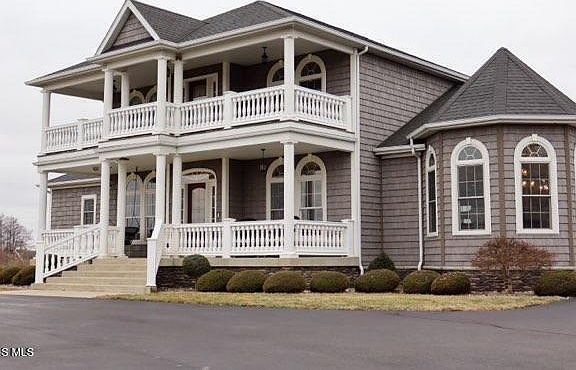 3rd image of 1300 Heisler Rd