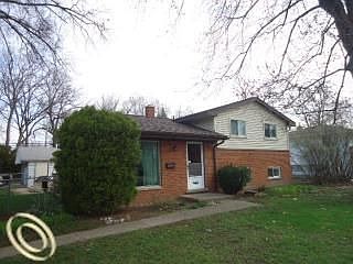 3rd image of 33566 Bock St