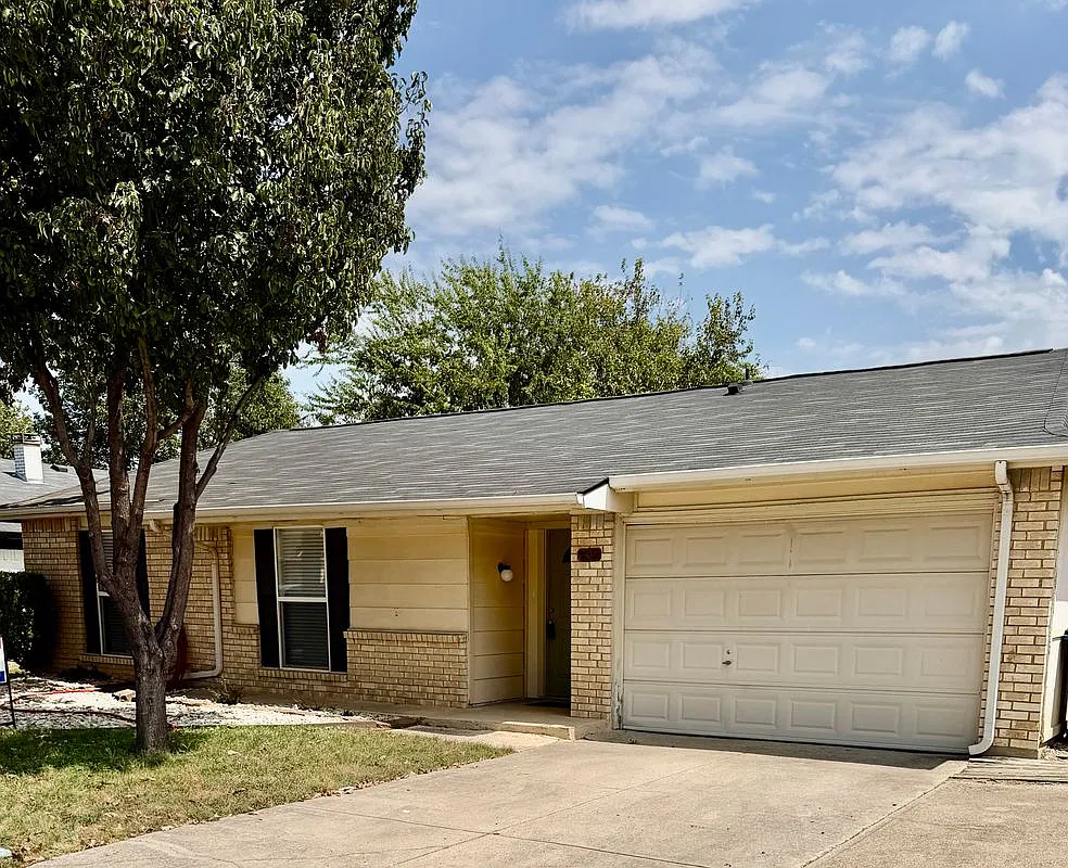 3 bed, 2.0 bath, 1173 sqft, $1,895 — Photo 1