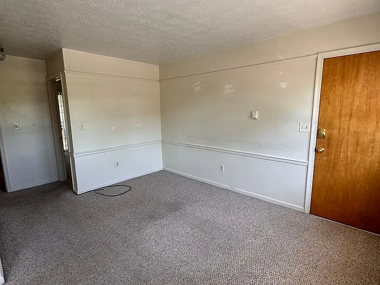 941 Keezletown Rd #202 — Photo 2