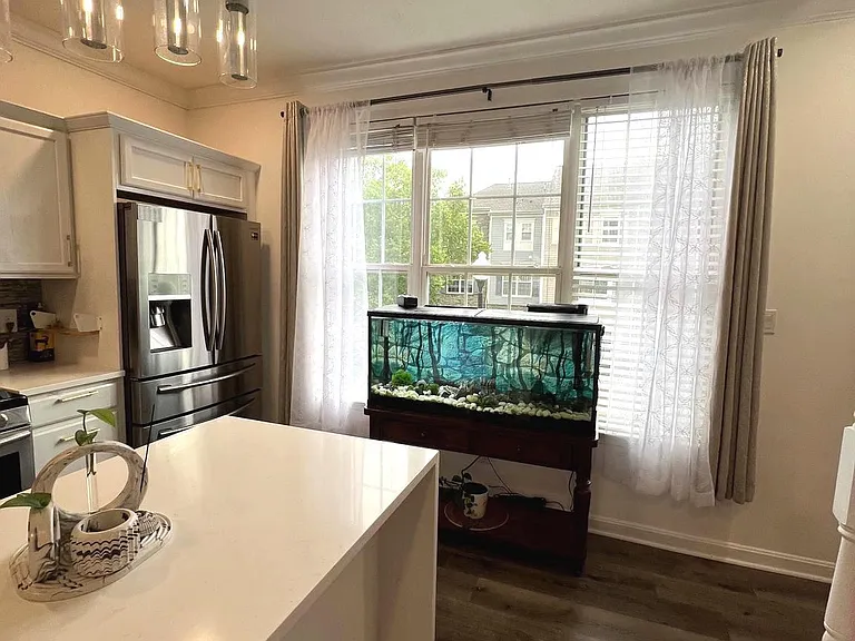 21845 Jarvis Sq — Photo 16