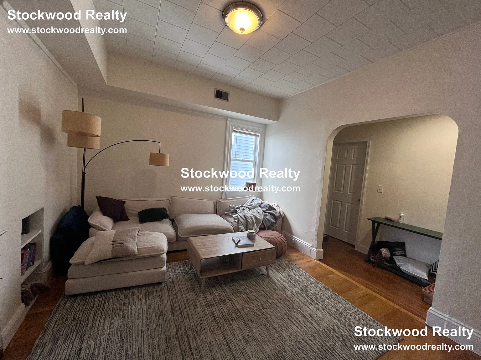 3 bed, 1.0 bath, $4,200 — Photo 2