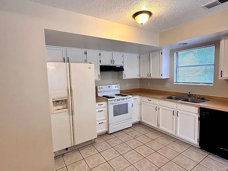 671 Western Hills Dr SE — Photo 7