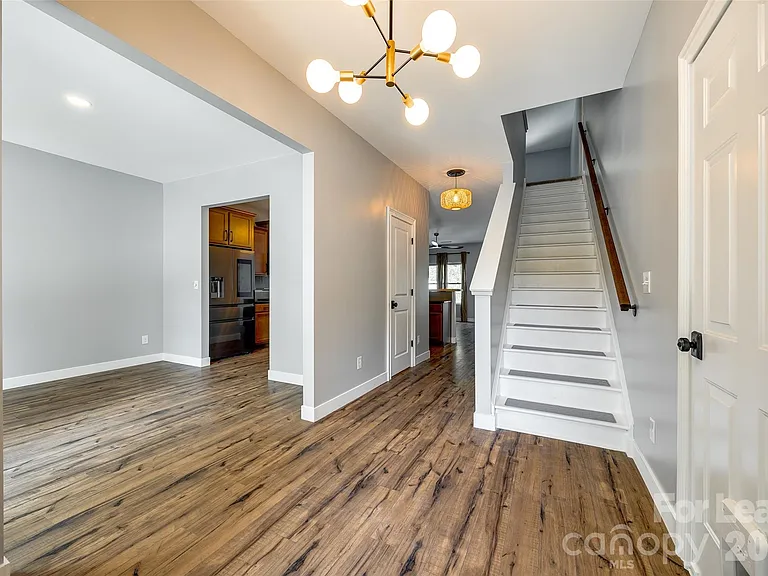 440 Battery Cir — Photo 4