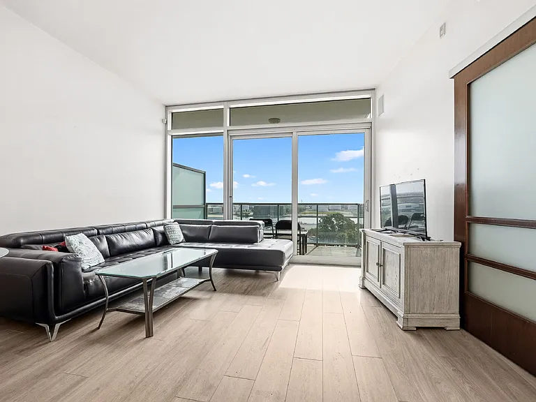 111 N 12th St #1707 — Photo 13