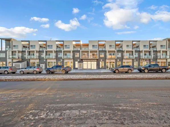 151 N Skyview Bay NE #2216, Calgary, AB T3N 2K3