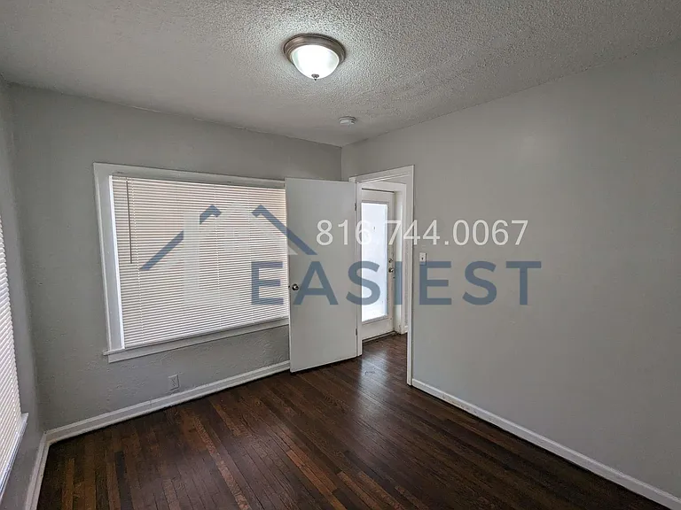 142 N Belmont Blvd — Photo 12