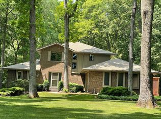 5052 Bemis Hts, Brighton, MI