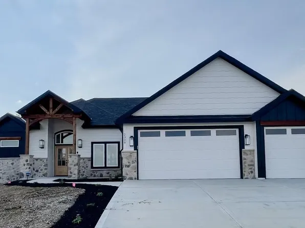 2308 Fishing Ln, Kearney, MO 64060