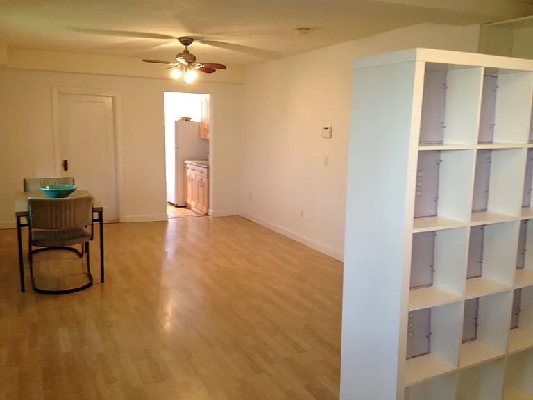 676 Hillgirt Cir — Photo 3