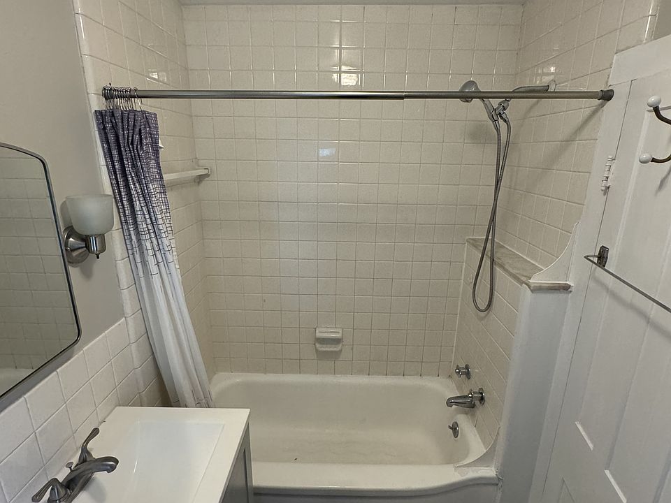 Bathroom w/ new vanity