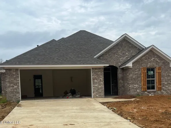 216 Hemingway Cir, Canton, MS 39046