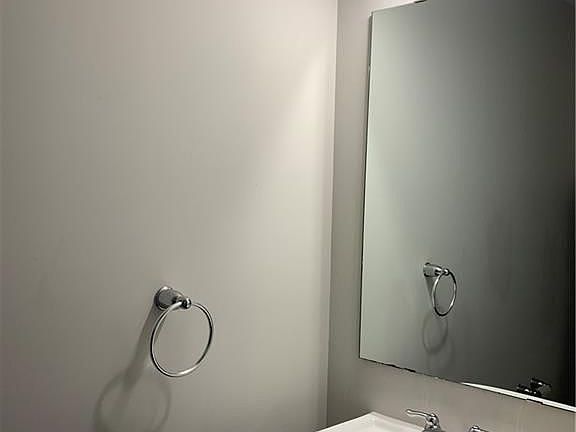 4th image of 205 Merak Way