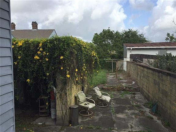 5th image of 915 N Galvez St