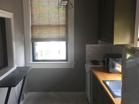 5th image of 1031 N Pennsylvania St