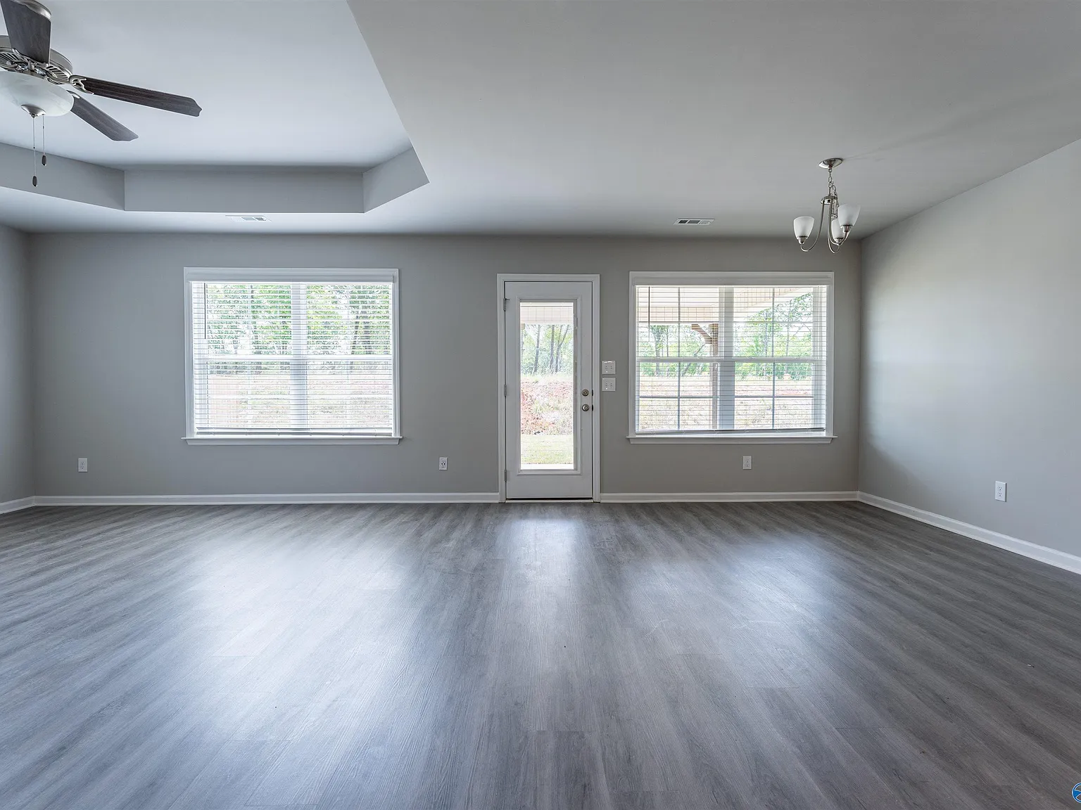 4 bed, 2.0 bath, 1749 sqft, $1,725 — Photo 2