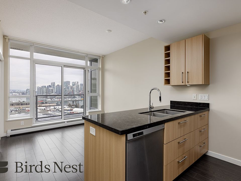 1st image of 1708 Columbia St #1604