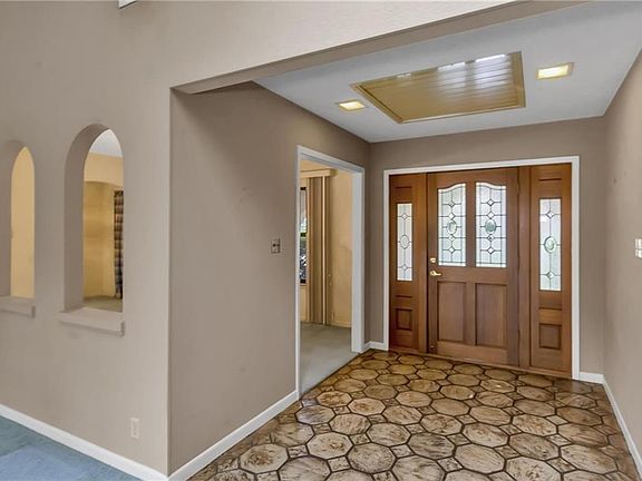 4th image of 10714 Fountainbleu Cir