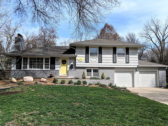 2nd image of 5512 W 92nd St