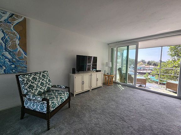Spacious living room