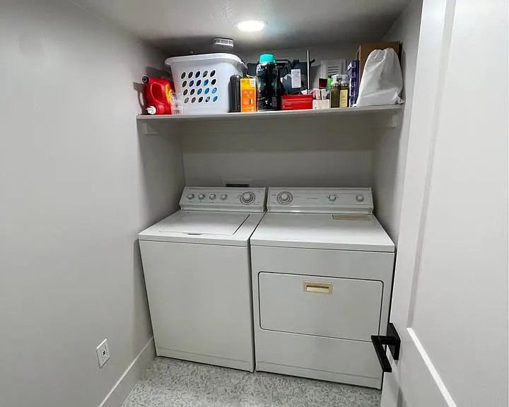 N 70 W — Photo 12