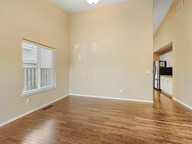 15084 Persimmon Way — Photo 5