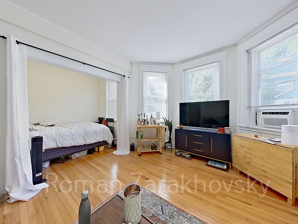 1st image of 14 Orkney Rd APT 16