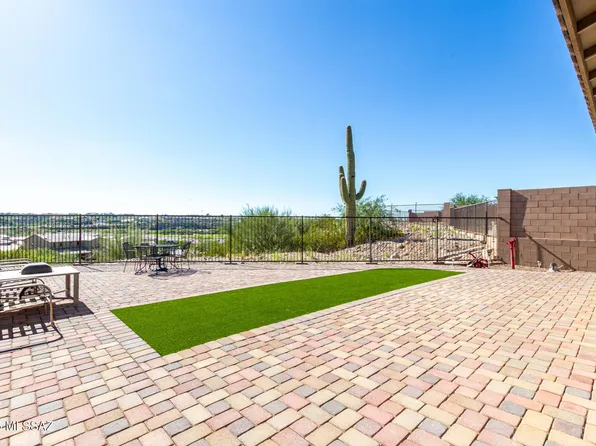 11026 S Silver Fern Dr, Vail, AZ 85641