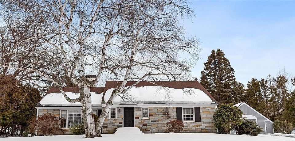 1st image of 454 Wilson St