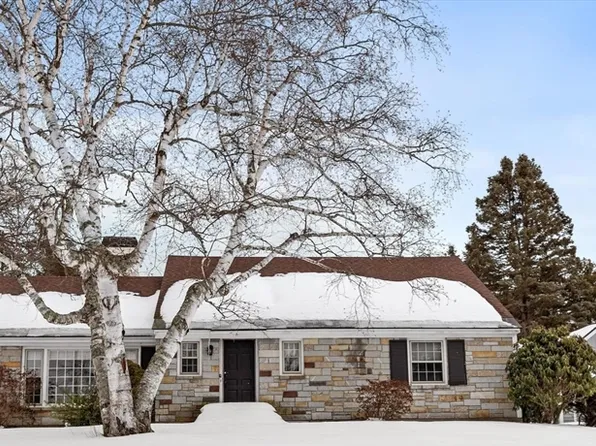 454 Wilson St, Clinton, MA 01510