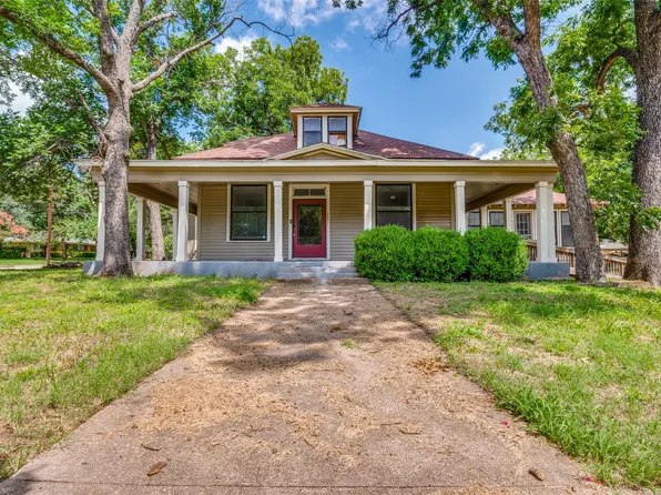 408 W Decatur St, Ennis, TX 75119